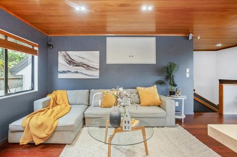 Photo of property in 92b Sandspit Road, Shelly Park, Auckland, 2014