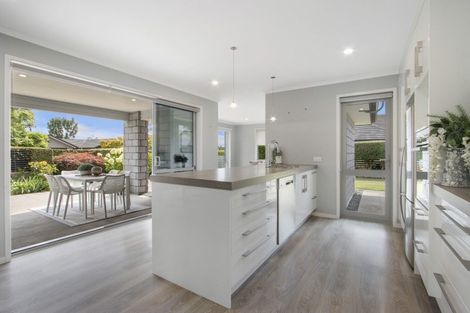 Photo of property in 60 Kayelene Place, Omokoroa, 3114