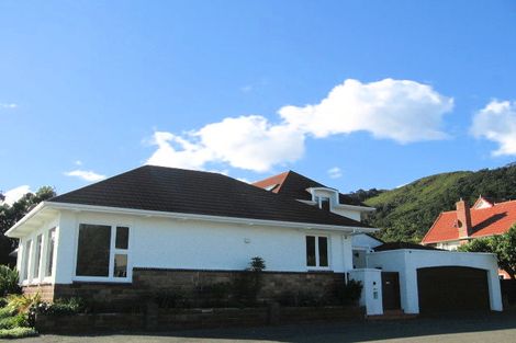 Photo of property in 30 Hinau Street, Eastbourne, Lower Hutt, 5013