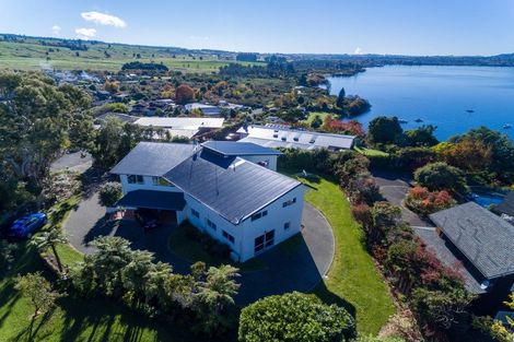 Photo of property in 22 Scenic Heights, Acacia Bay, Taupo, 3330