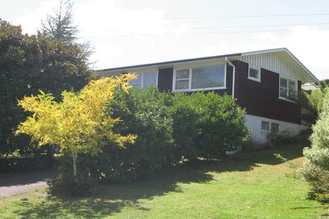 Photo of property in 11 Battle Place, Glenfield, Auckland, 0629
