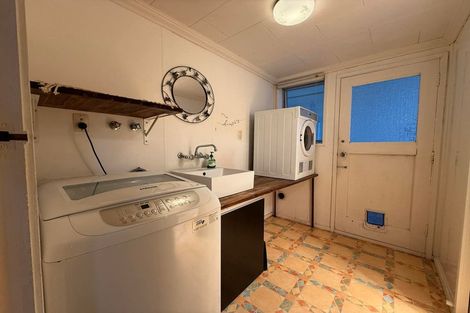 Photo of property in 4 Peach Tree Grove, Maungaraki, Lower Hutt, 5010