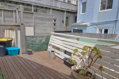 Photo of property in 242a Oriental Parade, Oriental Bay, Wellington, 6011