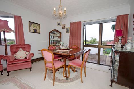 Photo of property in 34 Sturges Road, Henderson, Auckland, 0612