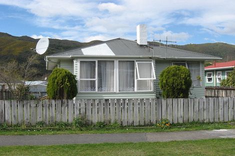 Photo of property in 44 Hamstead Street, Wainuiomata, Lower Hutt, 5014