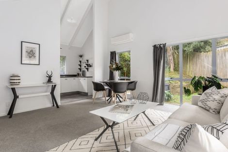 Photo of property in 2/54 Hungerford Road, Houghton Bay, Wellington, 6023