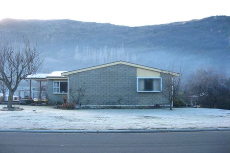 Photo of property in 35 Devon Street, Arrowtown, 9302