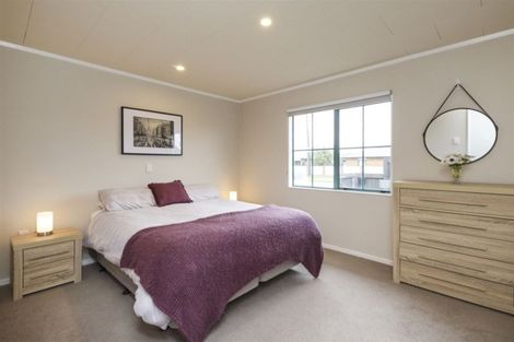 Photo of property in 94 Roberts Line, Kelvin Grove, Palmerston North, 4414