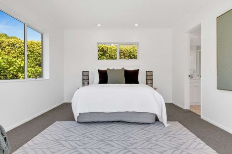 Photo of property in 52 Lysaght Place, Welcome Bay, Tauranga, 3112