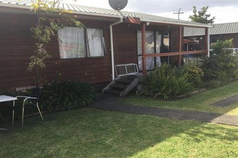 Photo of property in 2/388a West Coast Road, Glen Eden, Auckland, 0602