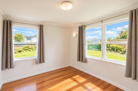 Photo of property in 97 Riverpark Crescent, Henderson, Auckland, 0610
