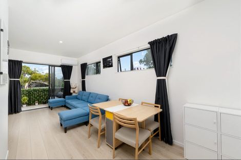 Photo of property in 2/35 Renata Crescent, Te Atatu Peninsula, Auckland, 0610