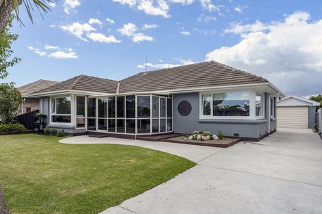 Photo of property in 77 Bridge Street, New Brighton, Christchurch, 8062