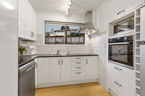 Photo of property in 70 Pemberton Avenue, Bayview, Auckland, 0629