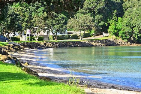 Photo of property in 46 Matakatia Parade, Matakatia, Whangaparaoa, 0930