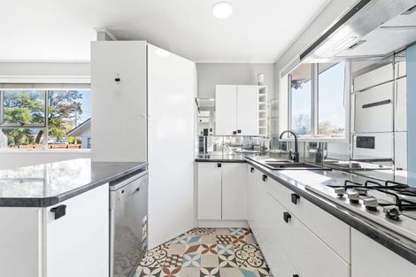 Photo of property in 4 Spode Place, Henderson, Auckland, 0612