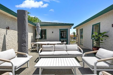 Photo of property in 2 Hanna Place, Havelock North, 4130