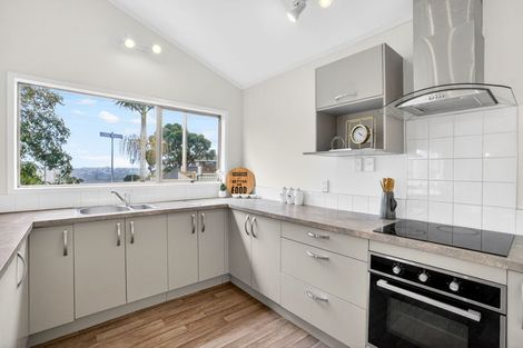Photo of property in 86 Stanmore Bay Road, Stanmore Bay, Whangaparaoa, 0932