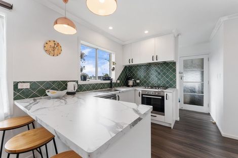 Photo of property in 17 Brookes Street, Inglewood, 4330