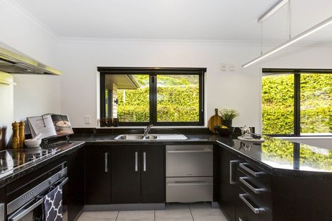 Photo of property in 58 King Charles Drive, Kingsley Heights, Upper Hutt, 5018