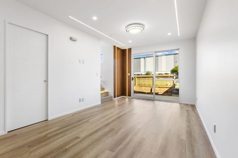 Photo of property in 2a Feasegate Street, Manurewa, Auckland, 2102