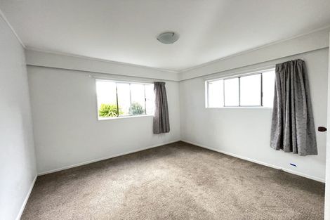 Photo of property in 2/127 Stapleford Crescent, Browns Bay, Auckland, 0630
