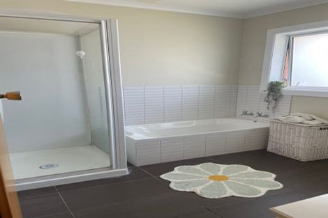 Photo of property in 17 Margaret Place, Milford, Auckland, 0620