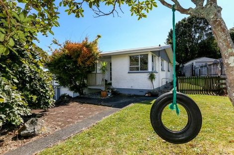 Photo of property in 1 Oawai Place, Marfell, New Plymouth, 4310