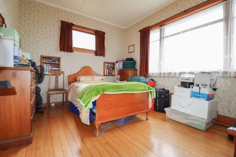 Photo of property in 3 Victoria Avenue, Dannevirke, 4930