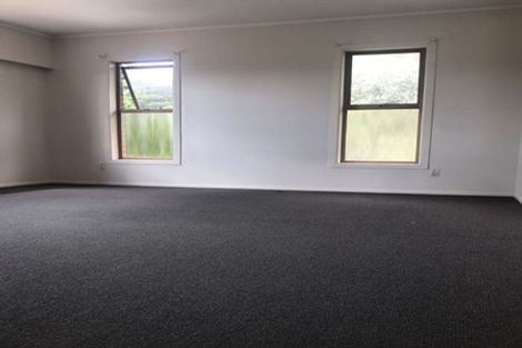 Photo of property in 40 Akoranga Drive, Northcote, Auckland, 0627