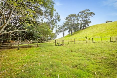 Photo of property in 196 Muriwai Valley Road, Muriwai, Waimauku, 0881