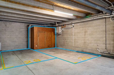 Photo of property in 1/2a Queens Parade, Devonport, Auckland, 0624