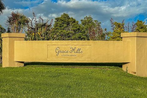 Photo of property in 81 Grace Hill Drive, Dairy Flat, Albany, 0792