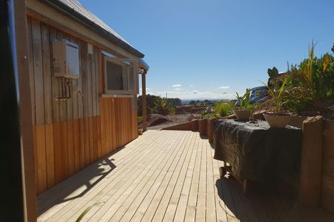 Photo of property in 62 Caton Road, Waitakere, Henderson, 0782