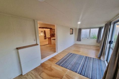 Photo of property in 4 Brian Crescent, Stanmore Bay, Whangaparaoa, 0932