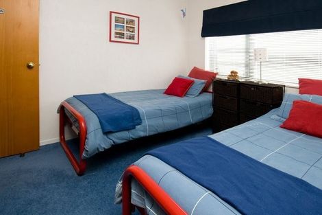 Photo of property in 1/25 Golfland Drive, Golflands, Auckland, 2013