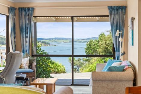 Photo of property in 14 Cliff Street, Pahi, Paparoa, 0571