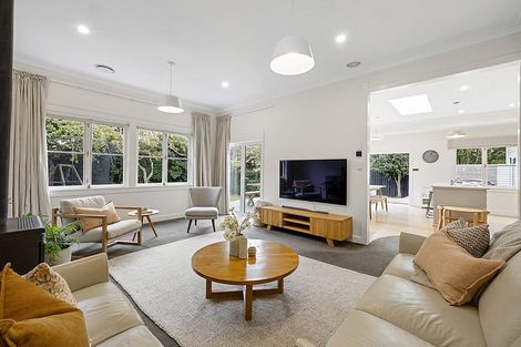 Photo of property in 66 Paynters Avenue, Strandon, New Plymouth, 4312