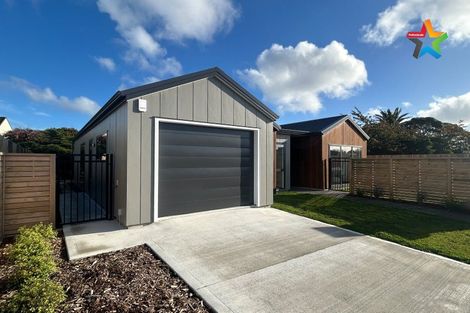 Photo of property in 17 Rotoiti Place, Paraparaumu, 5032