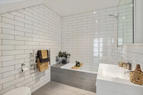 Photo of property in 31 Cresswell Place, Johnsonville, Wellington, 6037