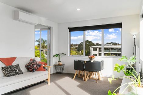 Photo of property in Bay Palms Apartments, 2/30c Bute Road, Browns Bay, Auckland, 0630