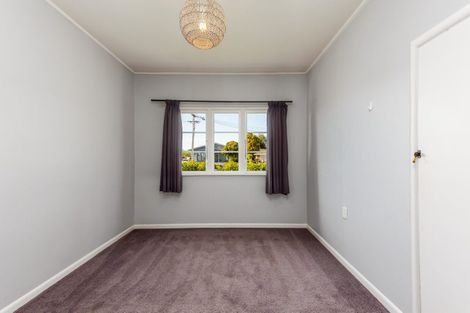 Photo of property in 6 Howden Road, Fairfield, Hamilton, 3214