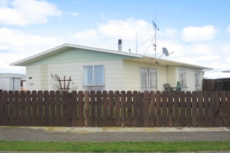 Photo of property in 83 Strathmore Avenue, Levin, 5510