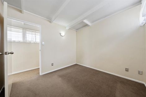 Photo of property in 2/127 Seabrook Avenue, New Lynn, Auckland, 0600