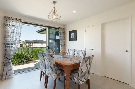 Photo of property in 77 Te Kio Crescent, Papamoa Beach, Papamoa, 3118