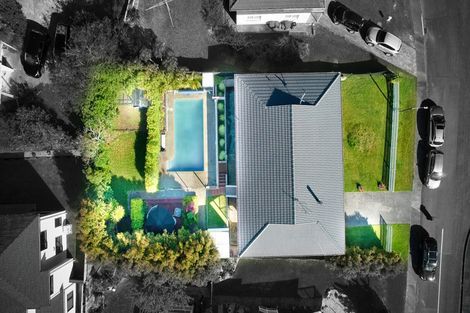 Photo of property in 20 Longbill Place, Glendene, Auckland, 0602