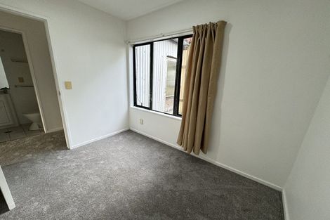 Photo of property in Lynn Park Terrace, 26/12 Ambrico Place, New Lynn, Auckland, 0600