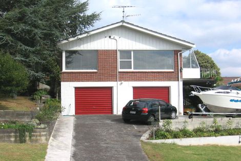 Photo of property in 2/4 Glenwood Avenue, Birkenhead, Auckland, 0626
