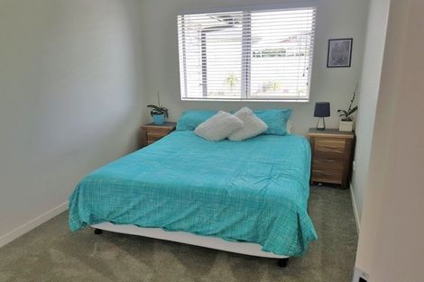 Photo of property in 5 Poaka Place, One Tree Point, 0118