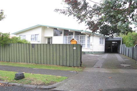 Photo of property in 28 Comet Crescent, Mangere, Auckland, 2022